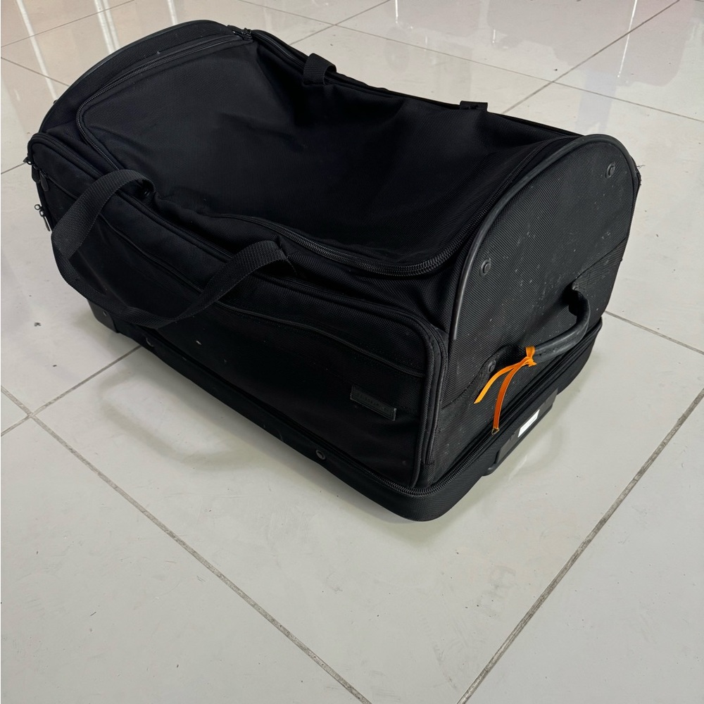 Briggs and Riley Check on Large Duffel Suitcase - Picture 2 of 11